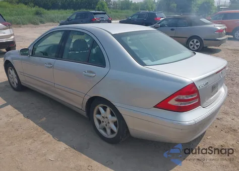 2003 Mercedes-Benz C 240 из США, поврежденный, VIN WDBRF81J53F415391